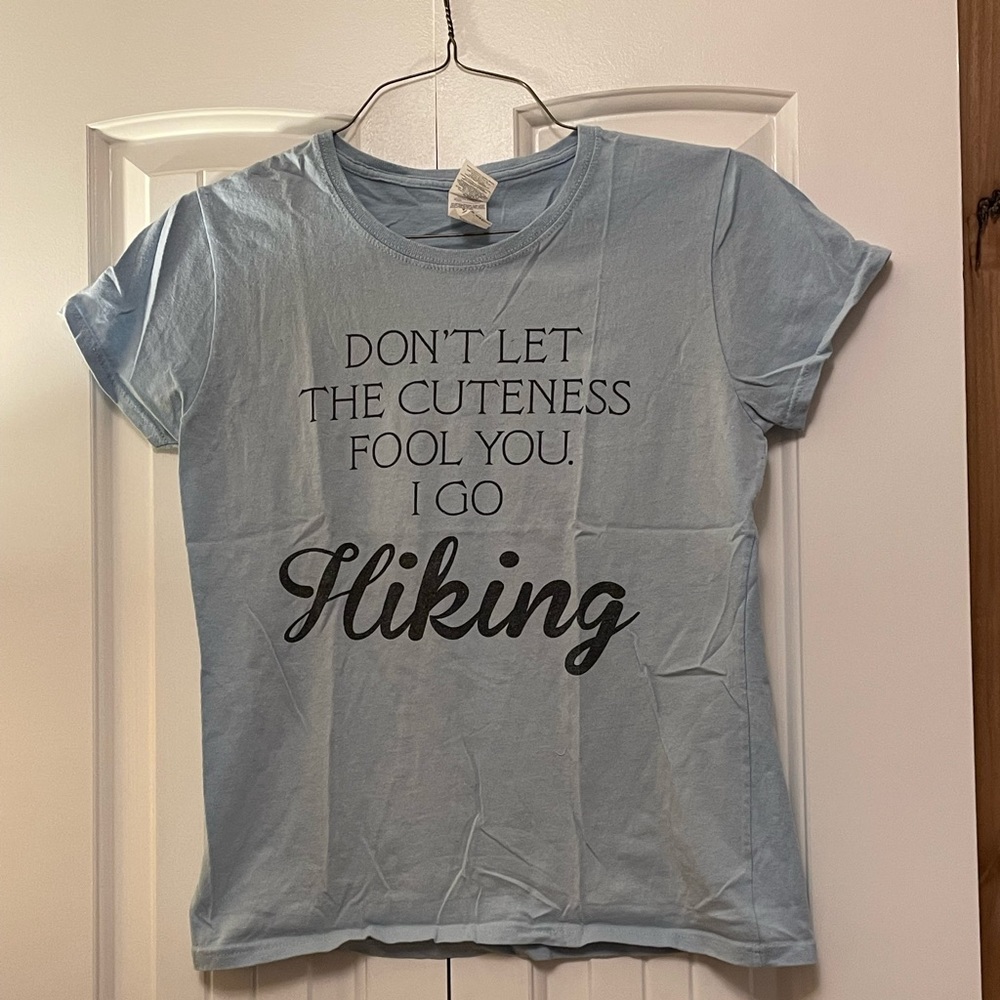 HIKING tee